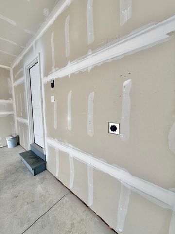 10290 Swan Lake Circle, Ypsilanti Twp, MI 48197