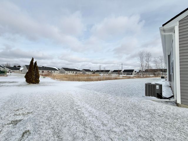 10290 Swan Lake Circle, Ypsilanti Twp, MI 48197