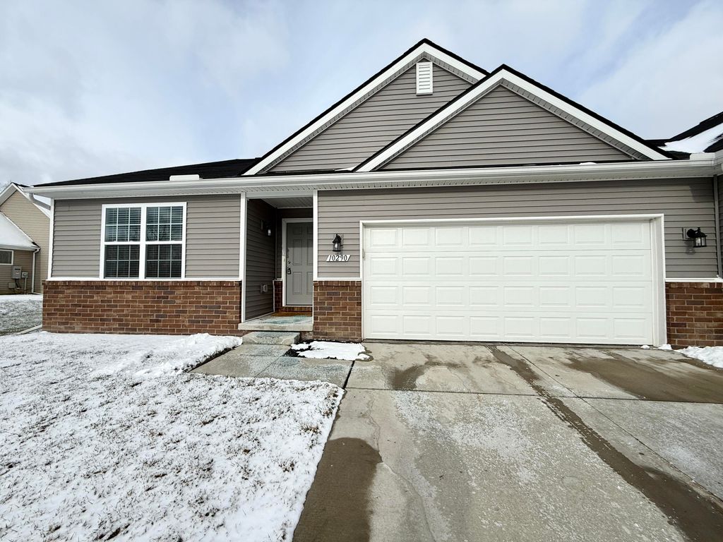 10290 Swan Lake Circle, Ypsilanti Twp, MI 48197