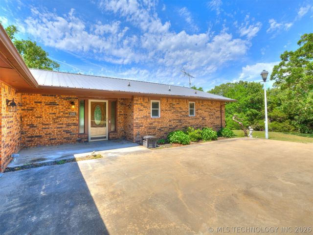 1082 Gaines Creek Loop, Eufaula, OK 74432