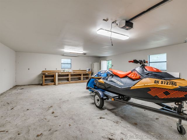 1082 Gaines Creek Loop, Eufaula, OK 74432