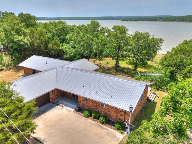 1082 Gaines Creek Loop, Eufaula, OK 74432