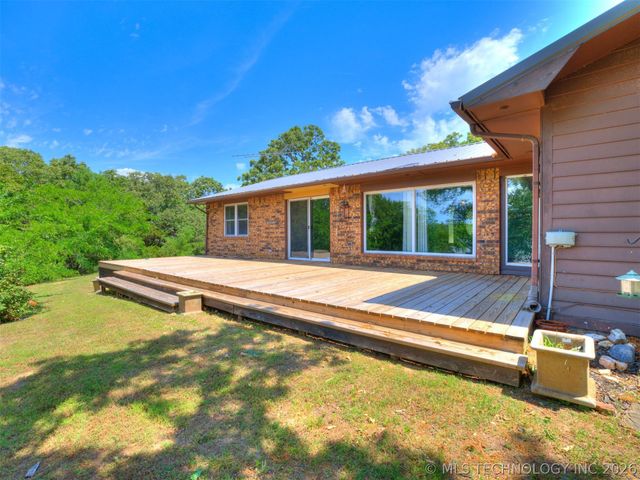 1082 Gaines Creek Loop, Eufaula, OK 74432