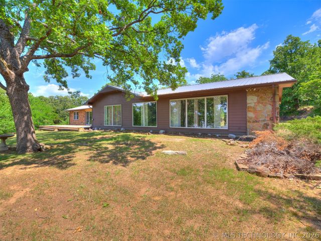 1082 Gaines Creek Loop, Eufaula, OK 74432