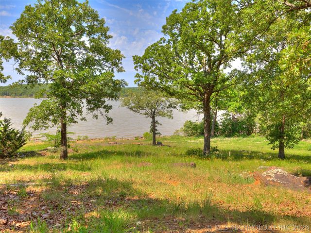 1082 Gaines Creek Loop, Eufaula, OK 74432