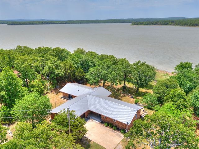 1082 Gaines Creek Loop, Eufaula, OK 74432