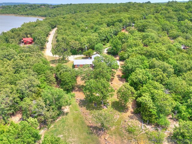 1082 Gaines Creek Loop, Eufaula, OK 74432