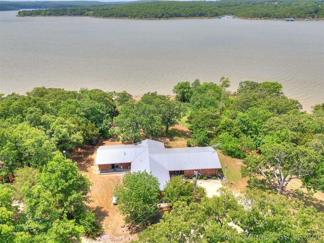 1082 Gaines Creek Loop, Eufaula, OK 74432