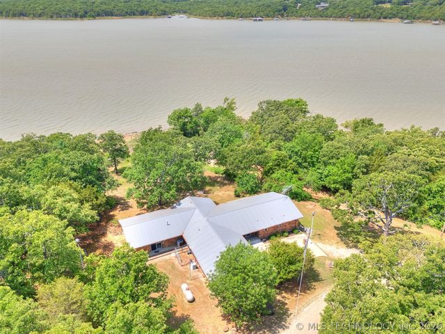 1082 Gaines Creek Loop, Eufaula, OK 74432