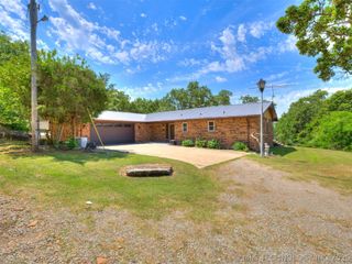 1082 Gaines Creek Loop, Eufaula, OK 74432