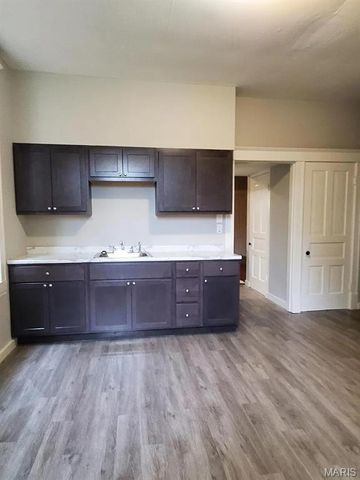 4652 Alaska Avenue, St Louis, MO 63111