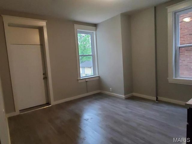 4652 Alaska Avenue, St Louis, MO 63111