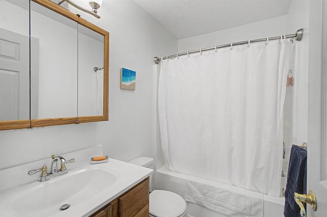 264 Lake Brook Drive, Georgia, VT 05478