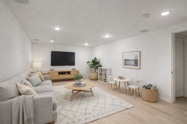 264 Lake Brook Drive, Georgia, VT 05478