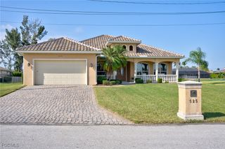 525 SW 8th TER, Cape Coral, FL 33991