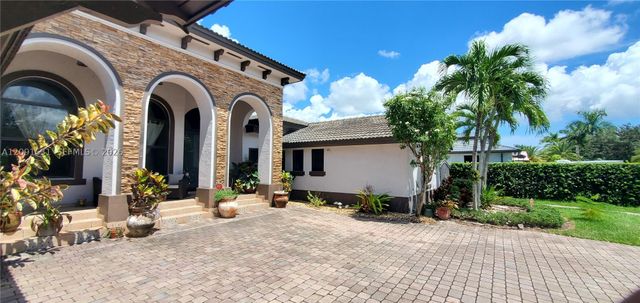 12965 SW 197th St, Miami, FL 33177