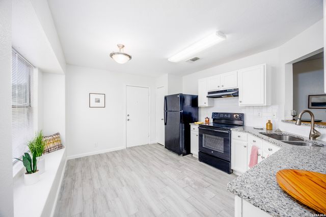 9238 Encino Village, San Antonio, TX 78250