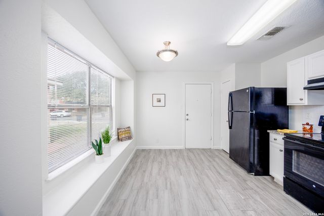 9238 Encino Village, San Antonio, TX 78250