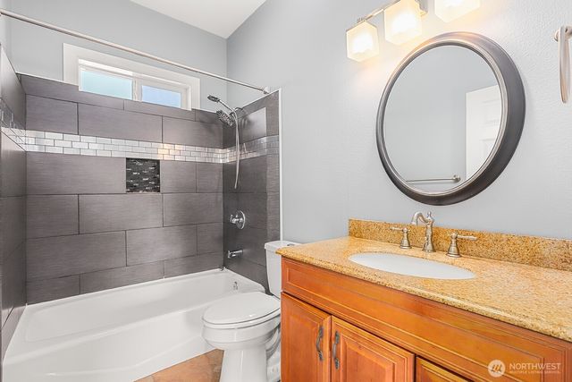 925 McLean Road, Mount Vernon, WA 98273