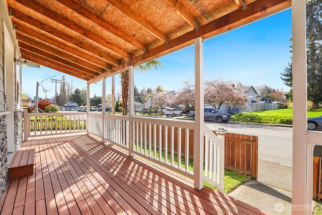 925 McLean Road, Mount Vernon, WA 98273