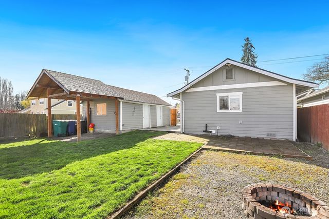 925 McLean Road, Mount Vernon, WA 98273