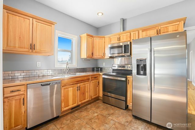 925 McLean Road, Mount Vernon, WA 98273