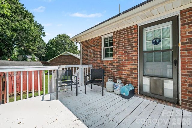 983 Farmington Court, Concord, NC 28025