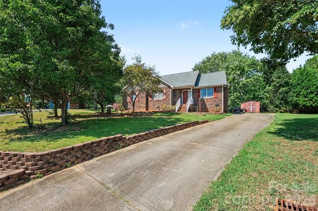983 Farmington Court, Concord, NC 28025