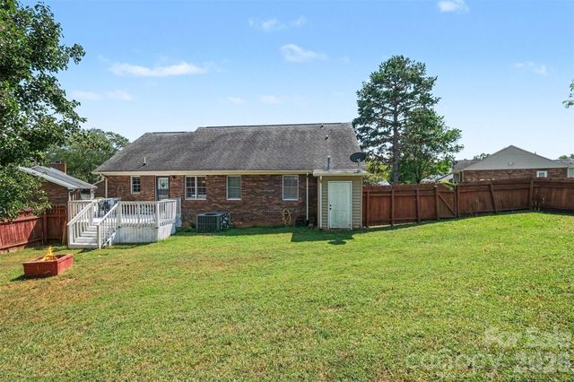 983 Farmington Court, Concord, NC 28025
