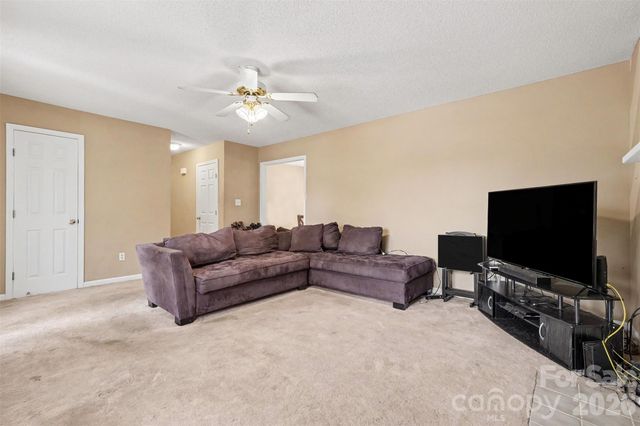 983 Farmington Court, Concord, NC 28025