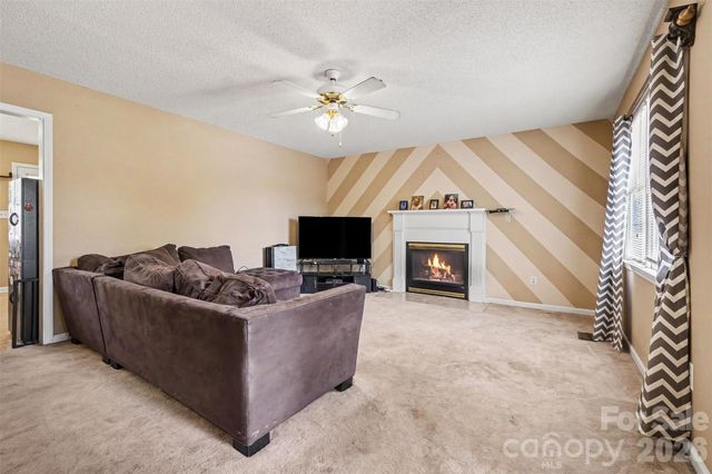 983 Farmington Court, Concord, NC 28025