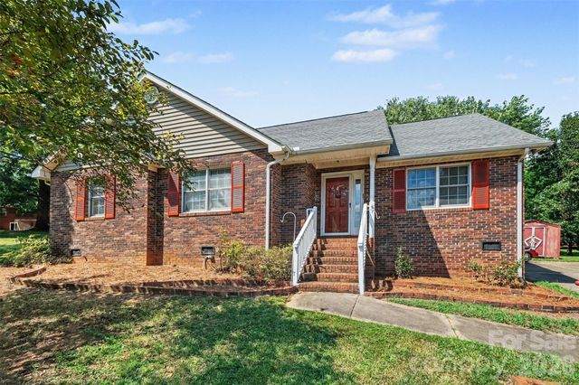 983 Farmington Court, Concord, NC 28025