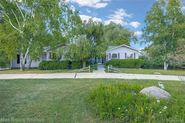 35550 Pleasant Valley Road, Farmington Hills, MI 48331