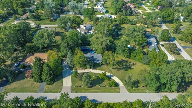 35550 Pleasant Valley Road, Farmington Hills, MI 48331