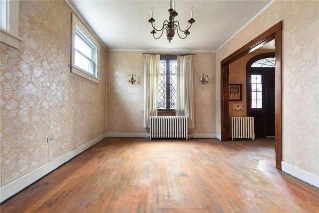 36 Commonwealth Ave, Duquesne, PA 15110