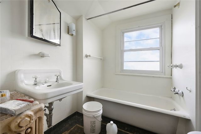 36 Commonwealth Ave, Duquesne, PA 15110