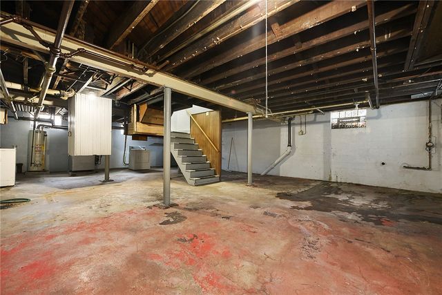 36 Commonwealth Ave, Duquesne, PA 15110