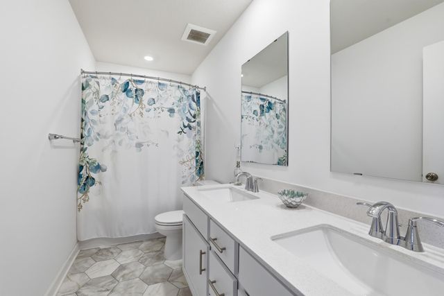 10644 Hinton Avenue S, Cottage Grove, MN 55016