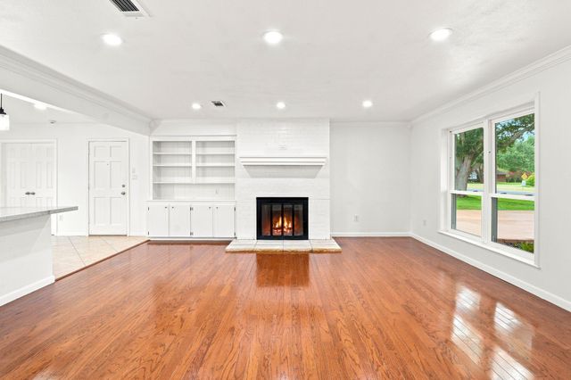 12211 3rd Street, Santa Fe, TX 77510
