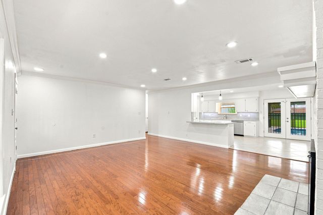 12211 3rd Street, Santa Fe, TX 77510
