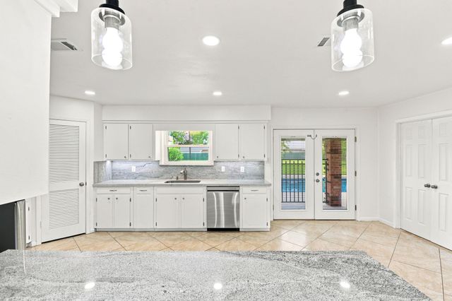 12211 3rd Street, Santa Fe, TX 77510