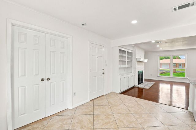 12211 3rd Street, Santa Fe, TX 77510