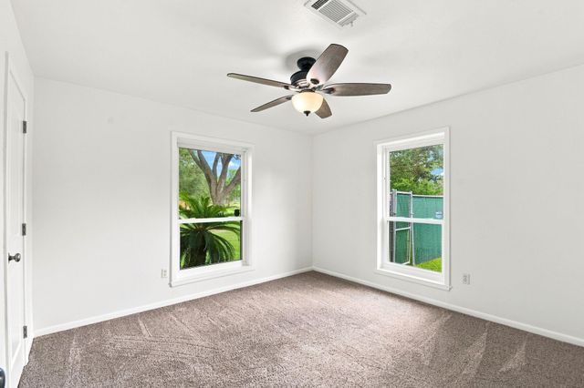 12211 3rd Street, Santa Fe, TX 77510