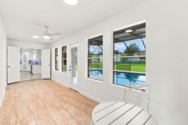12211 3rd Street, Santa Fe, TX 77510