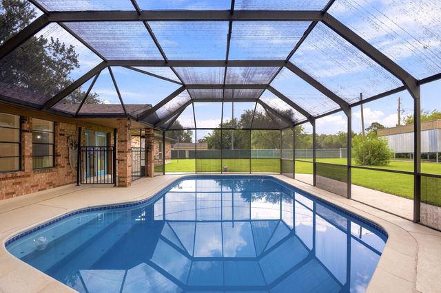 12211 3rd Street, Santa Fe, TX 77510