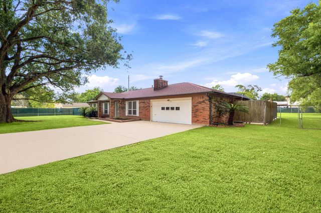 12211 3rd Street, Santa Fe, TX 77510