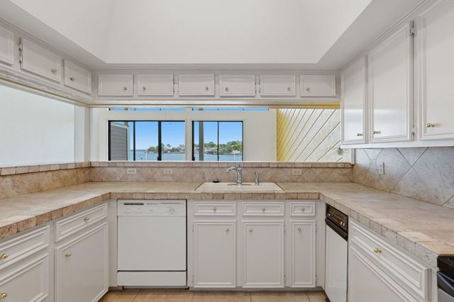 134 April Point Drive S, Conroe, TX 77356