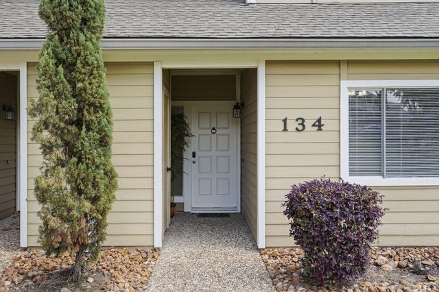 134 April Point Drive S, Conroe, TX 77356