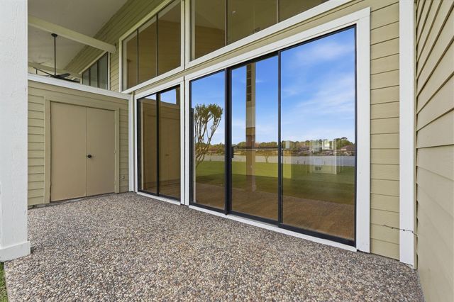 134 April Point Drive S, Conroe, TX 77356