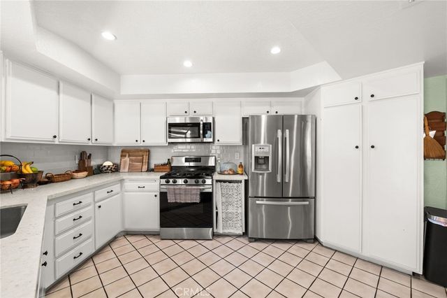 2411 E Greenview Drive, Glendora, CA 91741